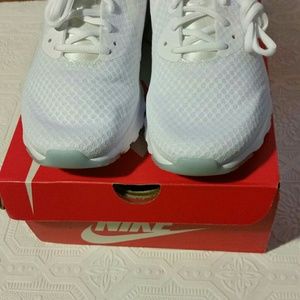 Nike Air Max LW Size 11